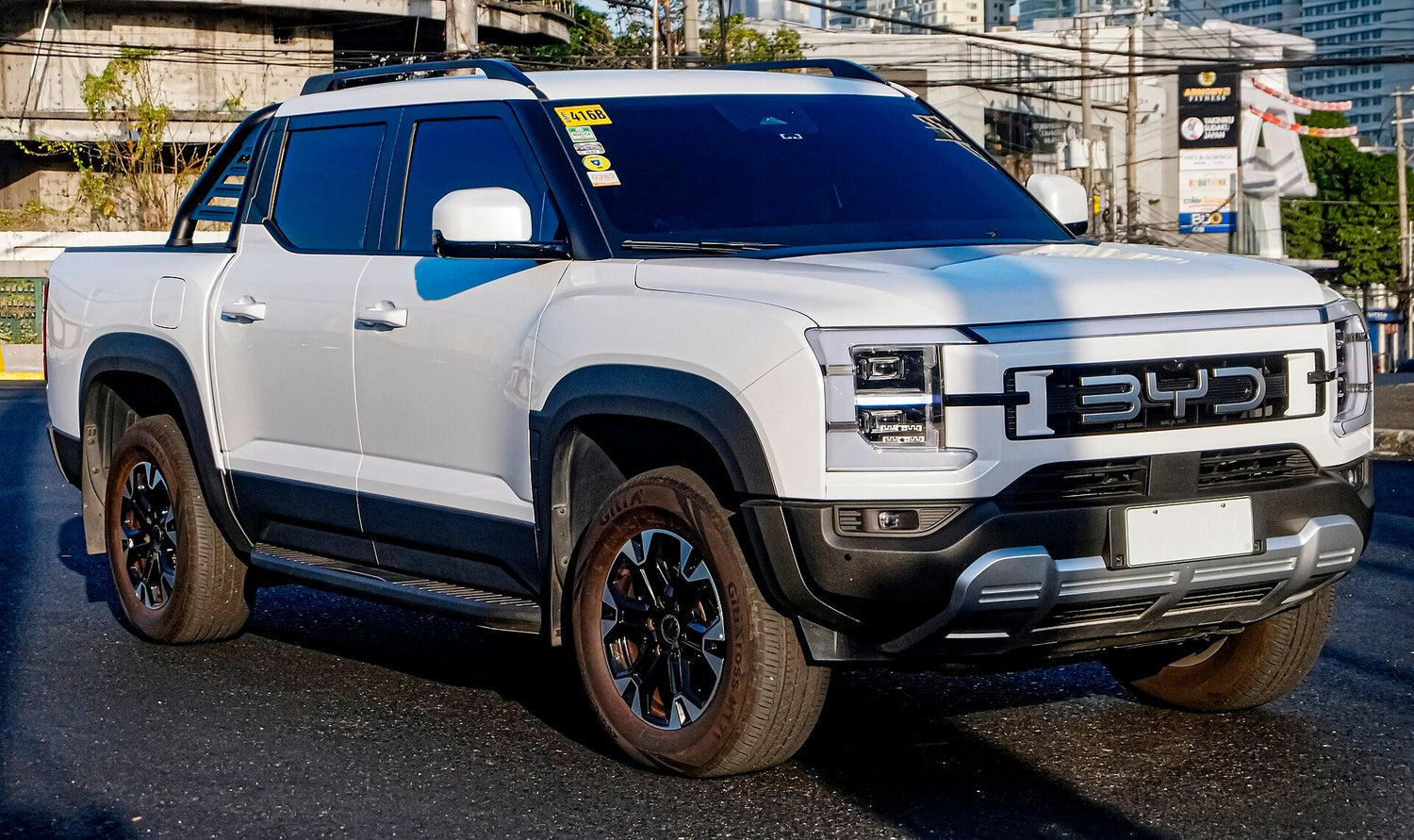 BYD SHARK 6 plug-in hybrid pickup, front three-quarter view